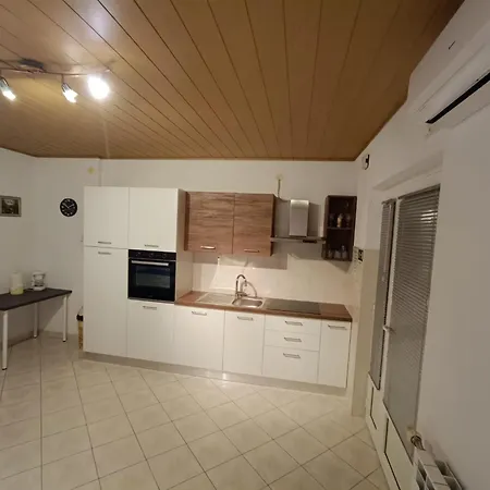 Apartment Mila Podstrana