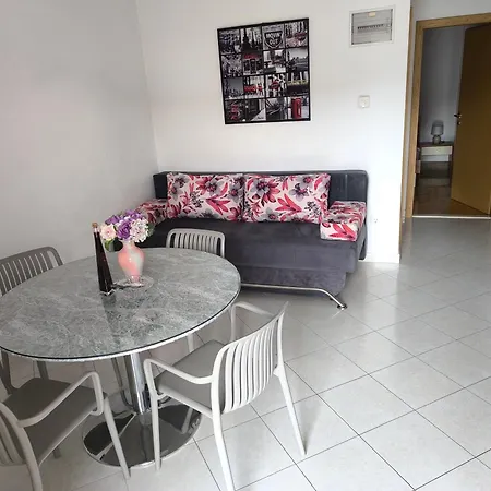Apartment Mila Podstrana